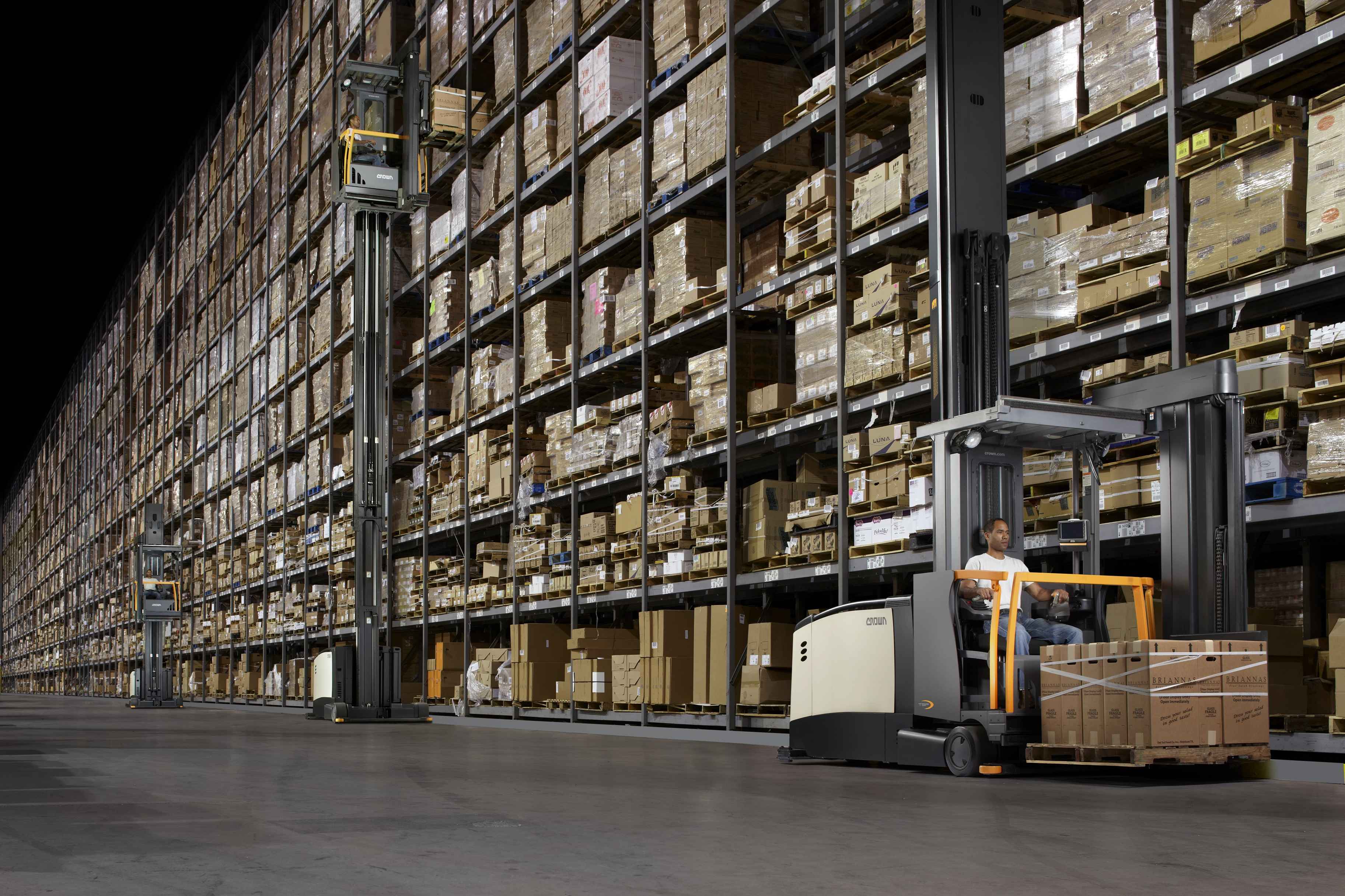 Crown TSP 1000/1500 Series Turret Truck Unveiled