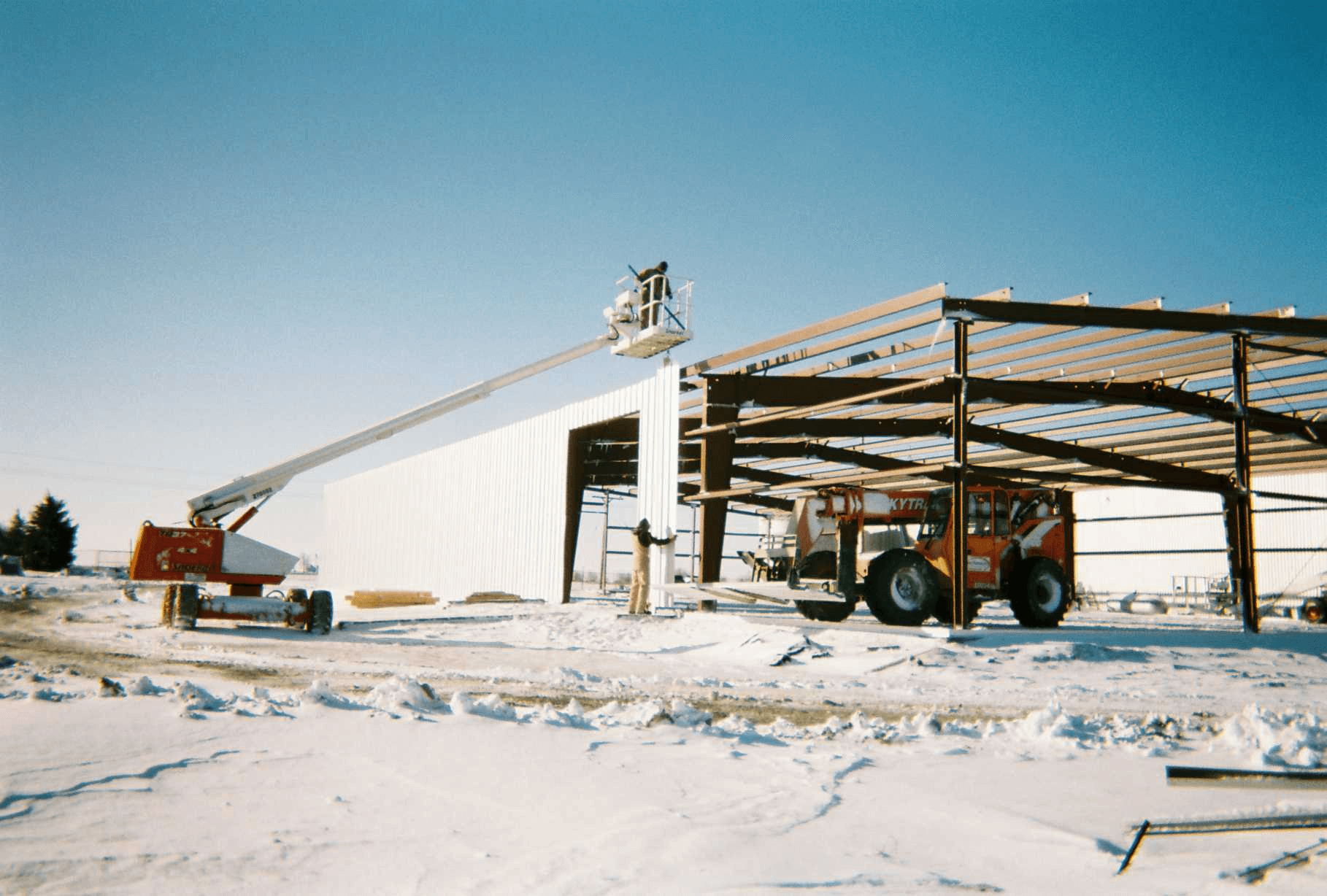 Custom Pre-Engineered Steel Buildings for Heavy Equipment & Industrial Projects