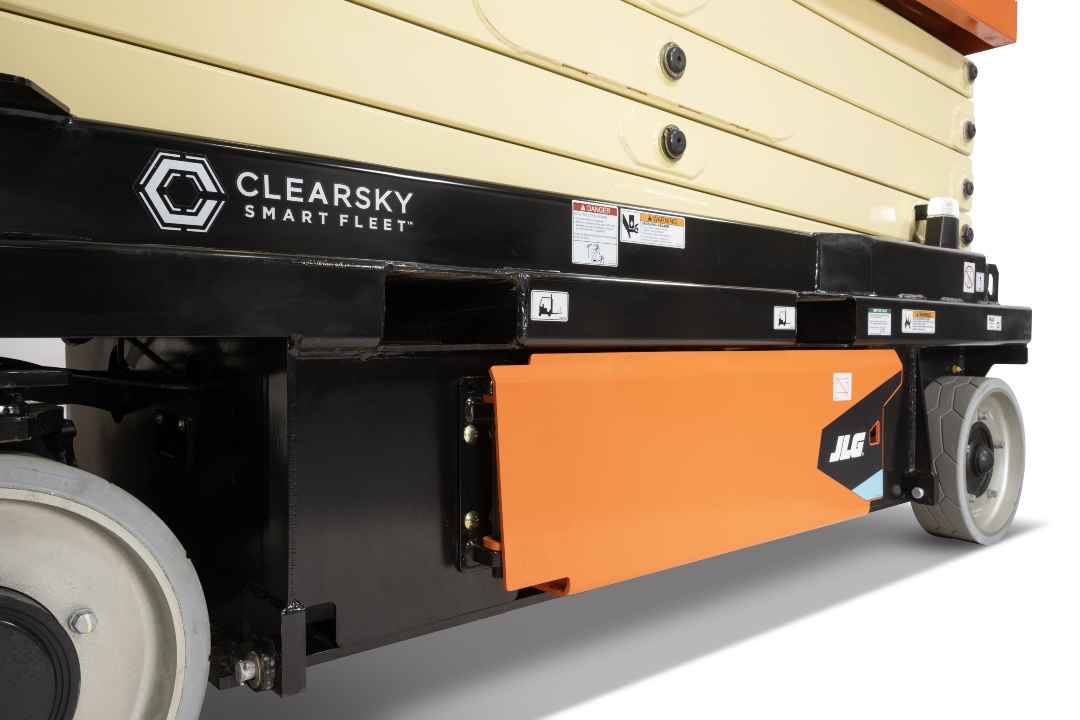 JLG ES4046 scissor lift with Clear Sky decal and beacon
