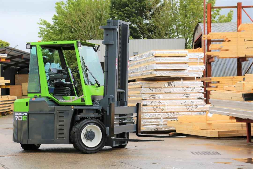 Combilift Earns Red Dot Award for New CB70E Forklift