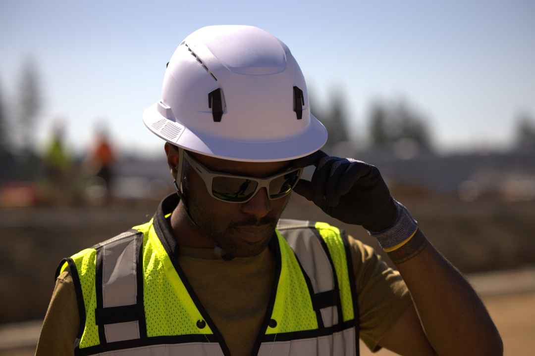 STUDSON Introduces Eye Protection for Working at Height