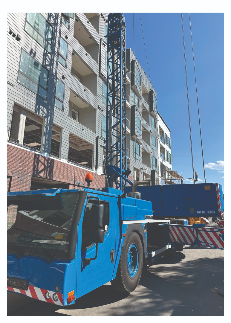 E-Built Crane Service’s Liebherr MK63 self-erecting tower crane close up