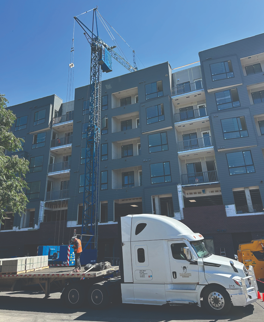 E-Built Crane Service&rsquo;s Liebherr MK63 self-erecting tower crane