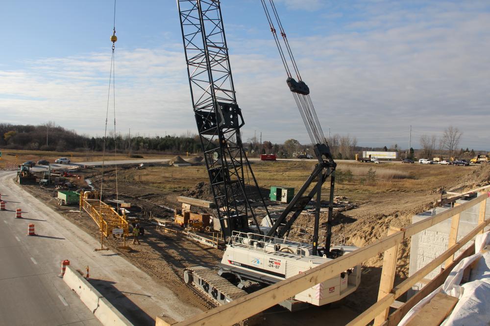 Terex Tandem Sets 32 Girders in Two Shifts