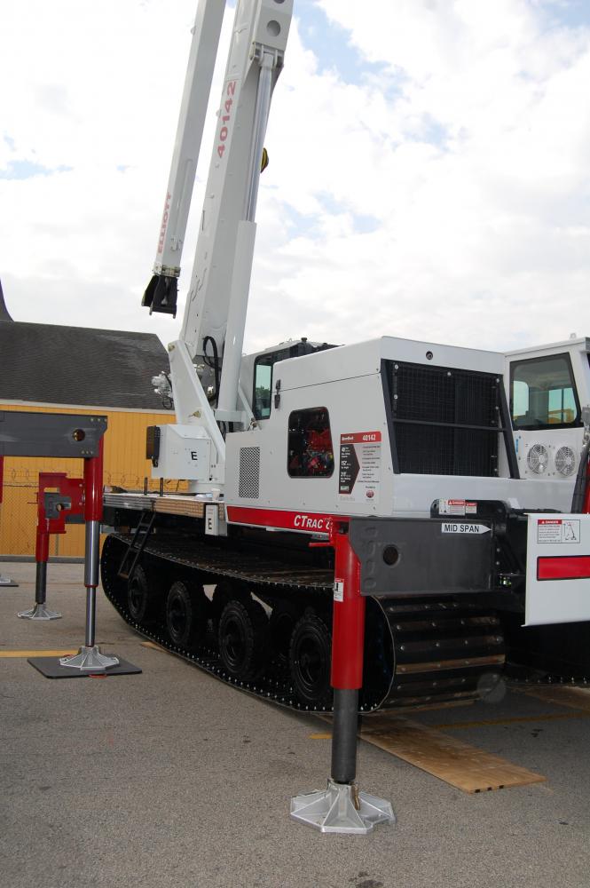 Custom Truck & Equipment Displays Crawler Carrier for Cranes, Powered Access Equipment