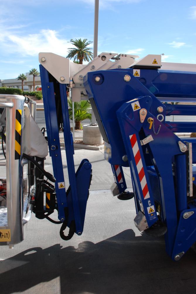 BlueLift B72 Packs Reach and Features in Compact Chassis