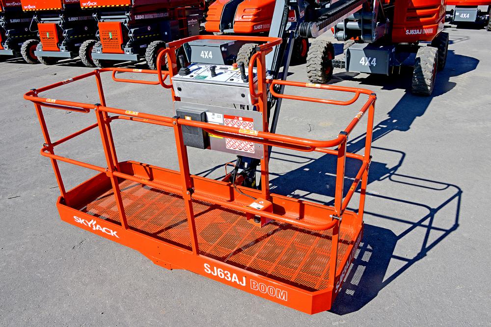 Skyjack Boom Lift Operates in the Right Direction