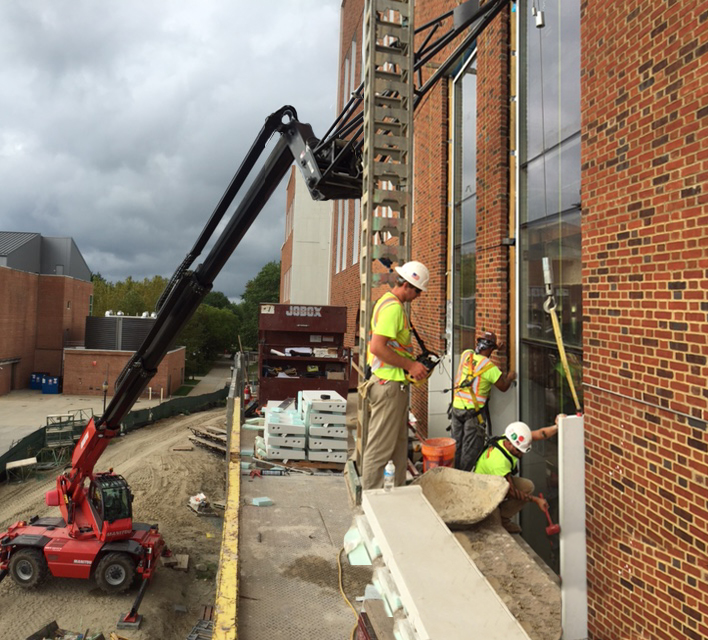 Manitou Rotating Telehandler Boosts Mason's Production