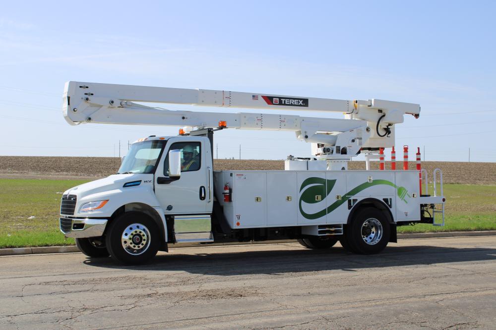 Terex Utilities Debuts Industry’s First All Electric Bucket Truck