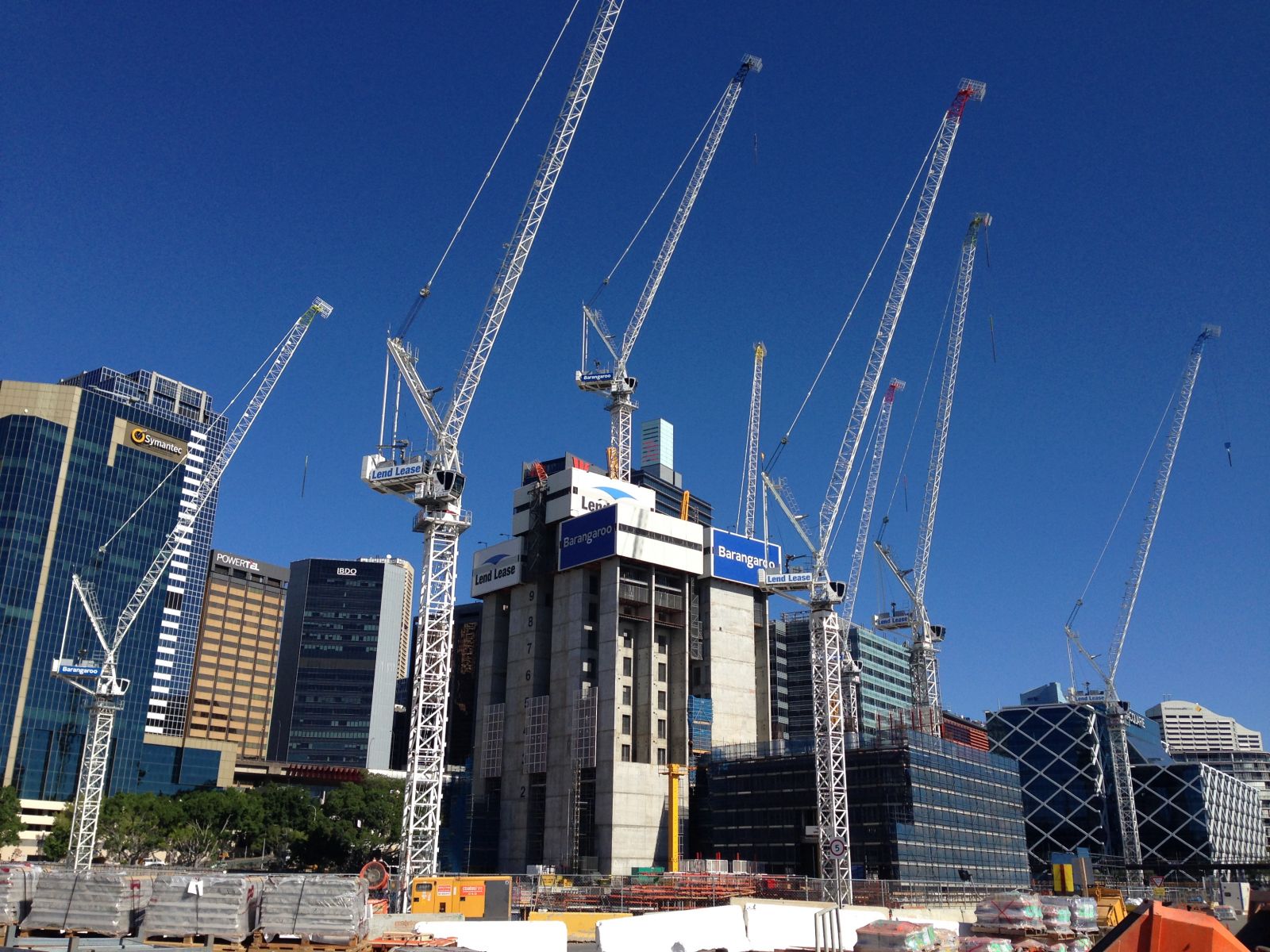 Mini-Crane Proves Perfect for NYC High-Rise Project