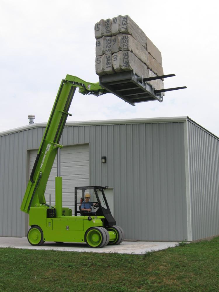 Bluestem Introduces Industrial Rigging Telehandler