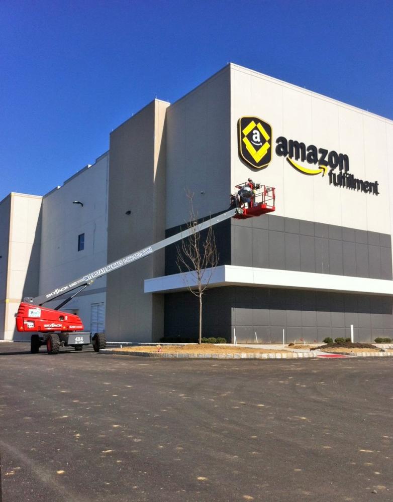 SkyJack AWPs Help Build Massive Amazon Warehouse