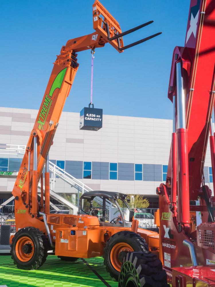Xtreme Manufacturing Unvieled Four New or Improved Telehandlers at World of Concrete